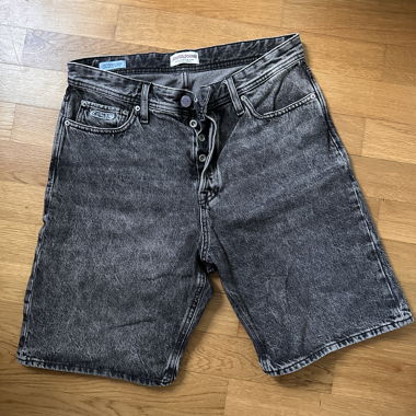 Black jorts