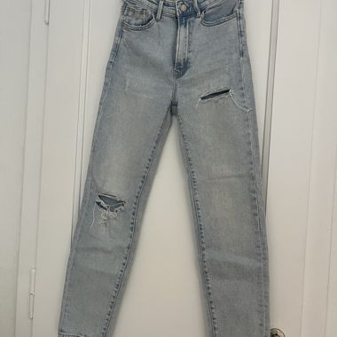 Verwaschene Mom-Slim-Jeans