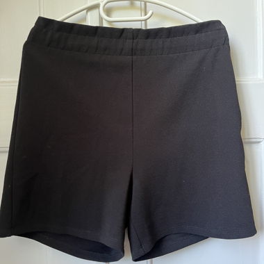 Schwarze Shorts