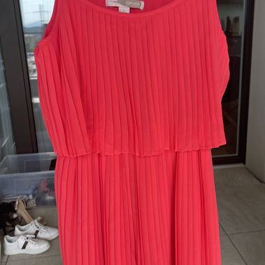 Pinkes Plissee-Kleid