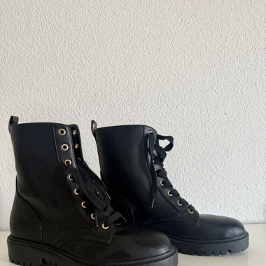 GUESS Schnürstiefel 