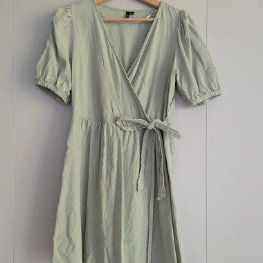 Linen dress with wrap effect