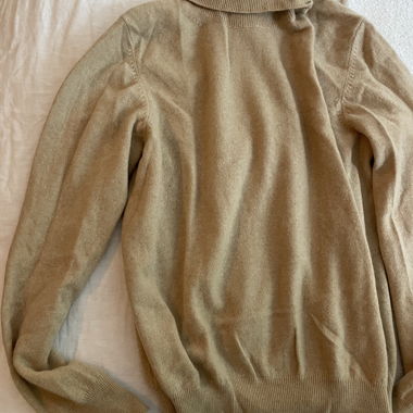 100% Cashmere Turtleneck 