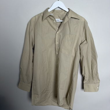Chemise beige boutonnée