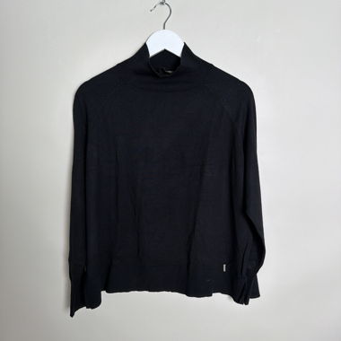 Black Drei Master Sweater