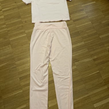 Helles Rosa Sportset
