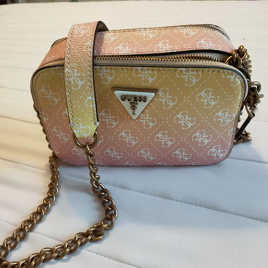 Guess Umhaengetasche rosa gelb