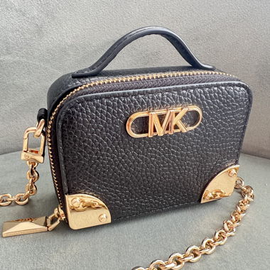 Michael Kors mini clutch 