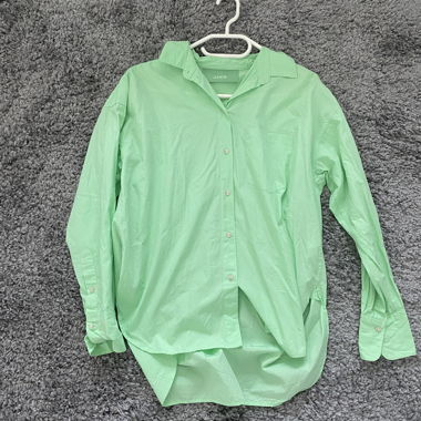 green shirt