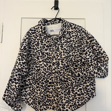 ZARA Leopard-Print Shirt Jacket Size M