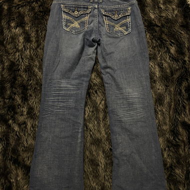 perfect y2k jeans with cute details 