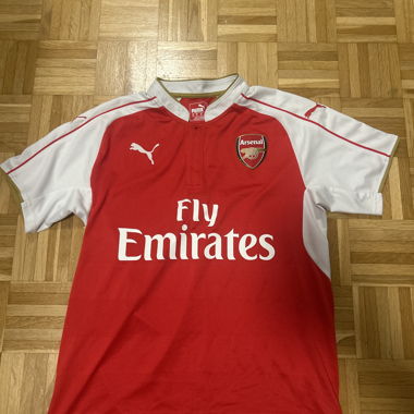 Arsenal football jersey