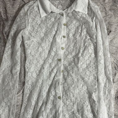 Blusa in Pizzo Y2K Bianco – Trasparente & Elegante