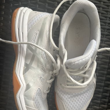 Ascis Schuhe