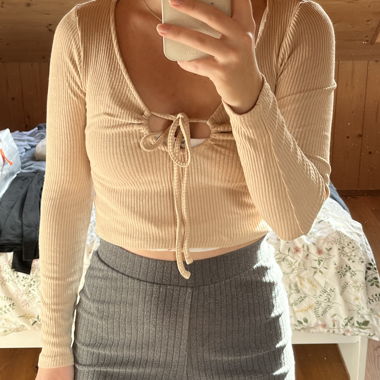 beige long-sleeve shirt