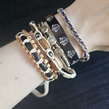 Diverse Armbänder