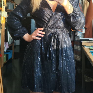 Dunkelblaues Pailettenkleid Nly by Nelly