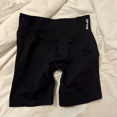 DFYNE black Shorts