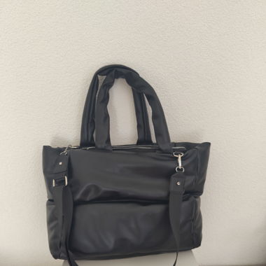 Schwarze Tasche Stradivarius Handtasche gross body
