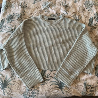 Kurzer Strickpullover