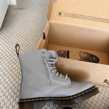 New! Grey. Leather. 36 size