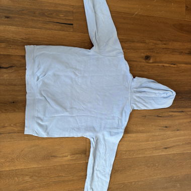 Hellblauer Hoodie