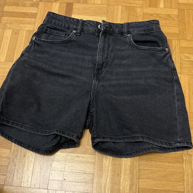 Schwarze Denim-Shorts