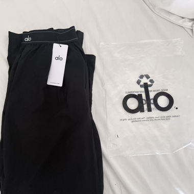 Pantaloni neri Alo