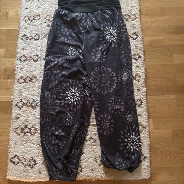 Pantaloni hippie larghi