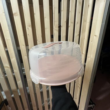 Shoe protection with transparent lid