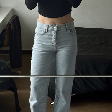 Jeans Zara con bottoni vita media