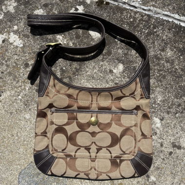 Borsa crossbody Coach monogramma marrone