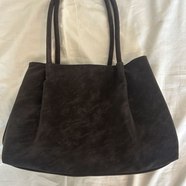 Sac en daim brun foncé