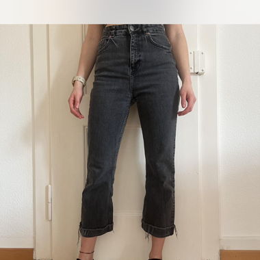 Graue Jeans
