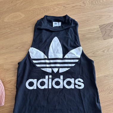Adidas t-shirt