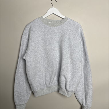 Grauer Skims Rundhals-Sweater