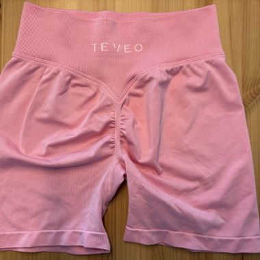 TEVEO Statement Scrunch Shorts Pink M