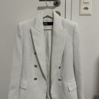 Zara Blazer Weiss