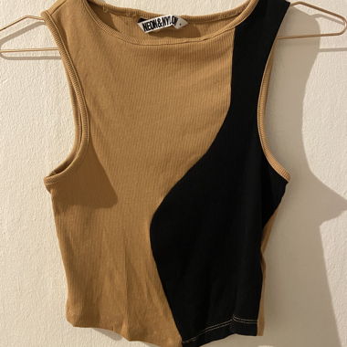 Tanktop mit asymetrischem Muster