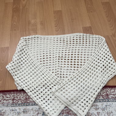 Weisse Strickpulli