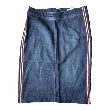 Jean skirt with details on the side