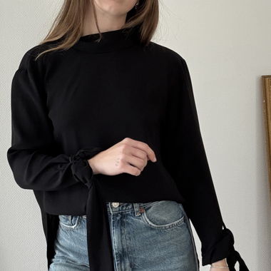 Tie backless blouse