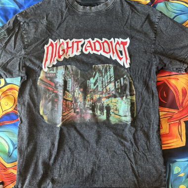 T-shirt night addict