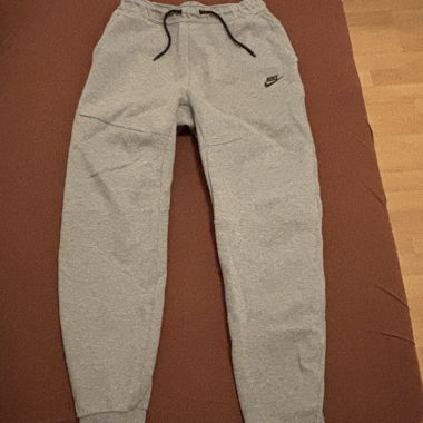 Pantaloni tech 