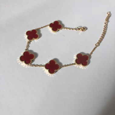 Clover red bracelet
