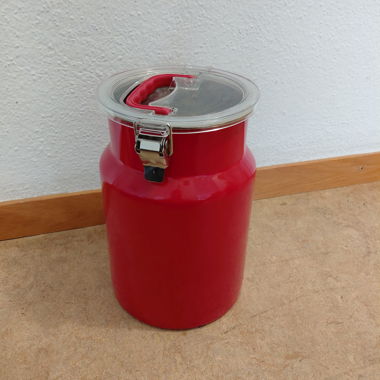 Roter Vorratsbehälter