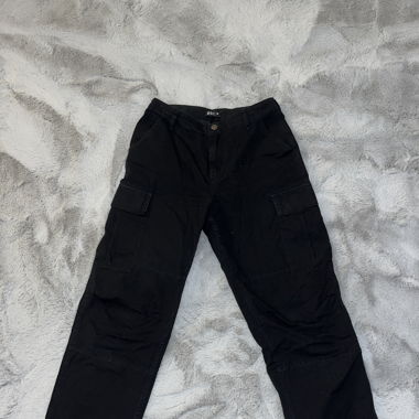 Schwarze Cargo