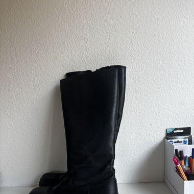 schwarze Stiefel