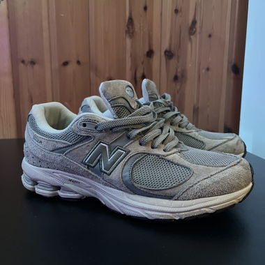 New balance 2002r