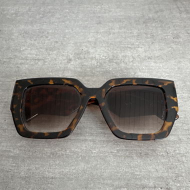 Sunglasses leo